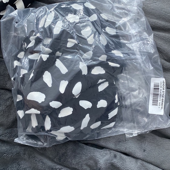 Romper!!! - Picture 2 of 2